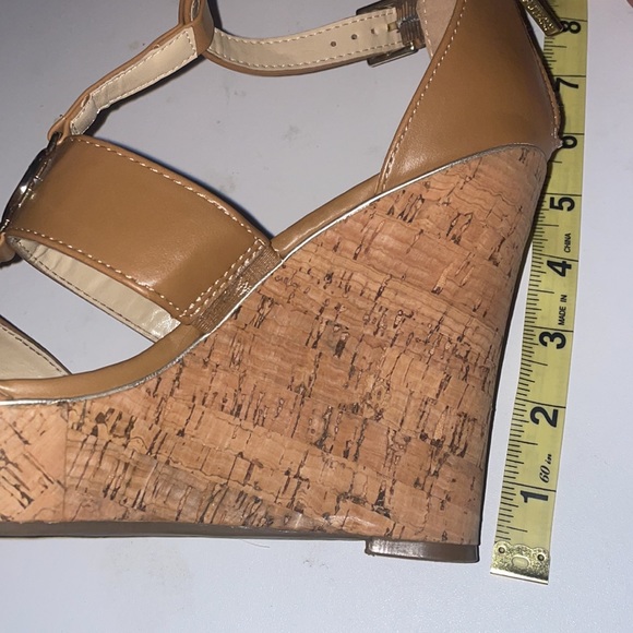 Guess Cork Wedge. Size 8 - Picture 12 of 15